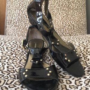 Black and gold sandals✨